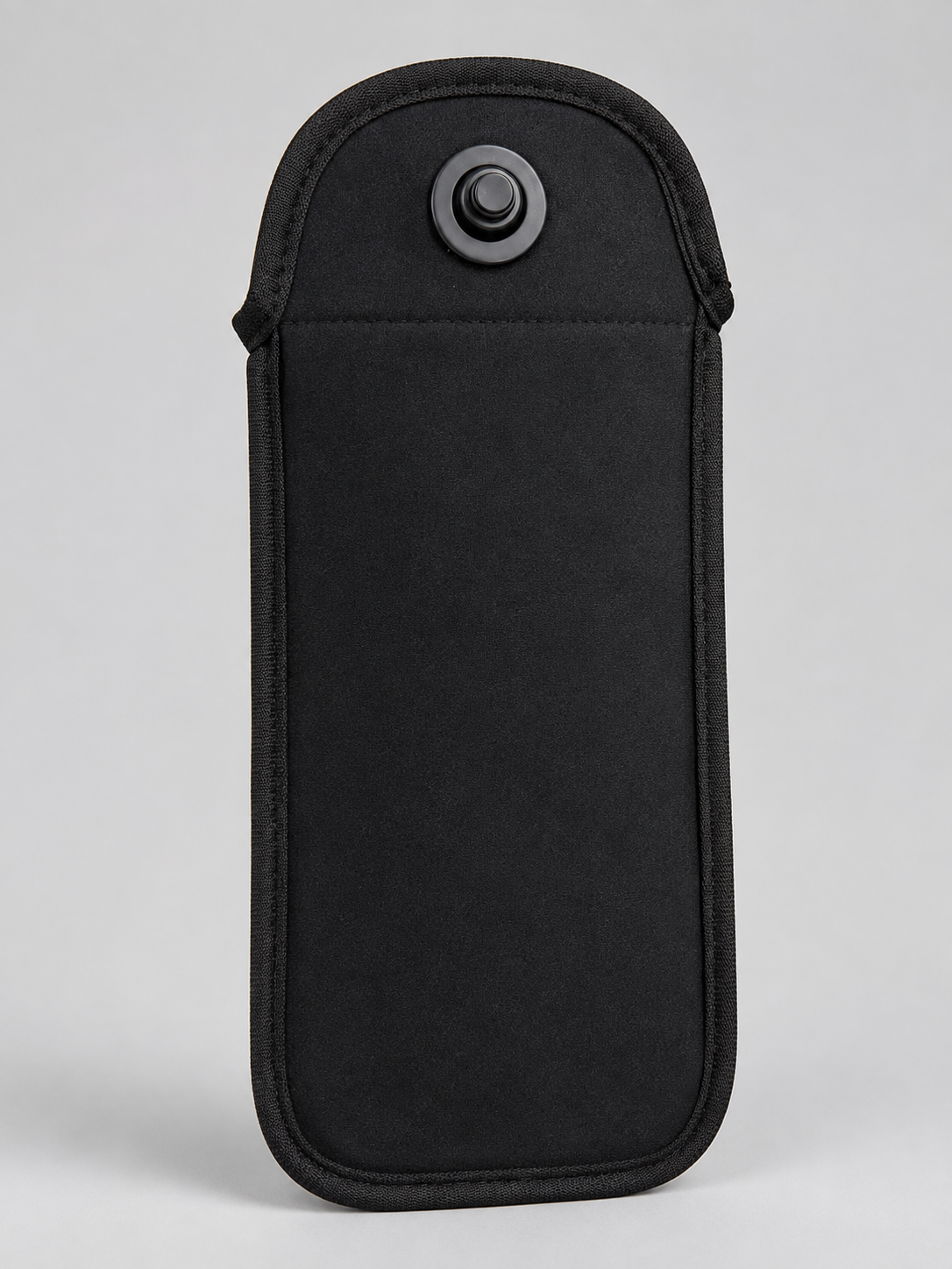 Lockable Clyde phone pouch in black neoprene with magnetic lock